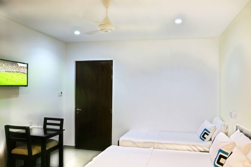 Saninro Hotel - Ragama Kültér fotó