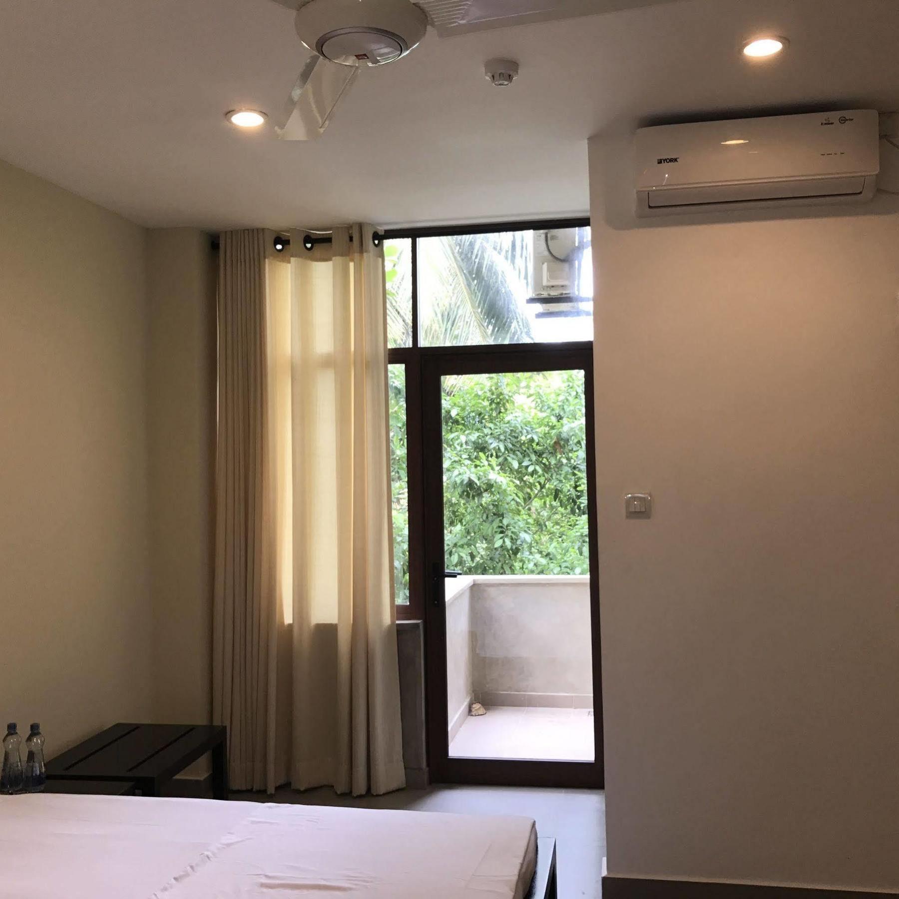 Saninro Hotel - Ragama Kültér fotó